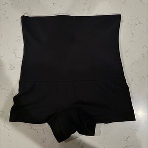 Maidenform high-waisted black boy short shapewear